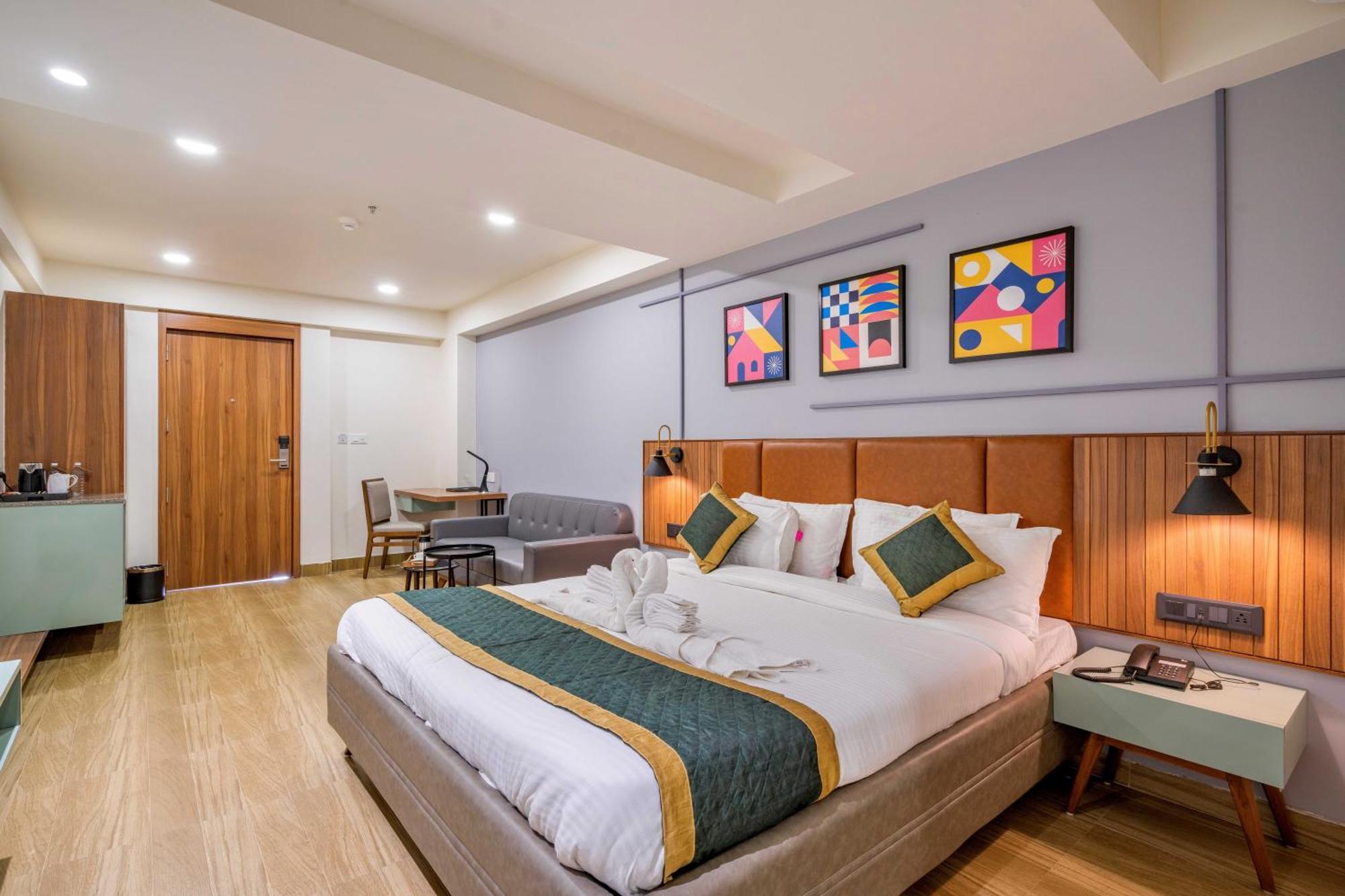 The Lemon Grass Hotel Gandhinagar Exterior photo