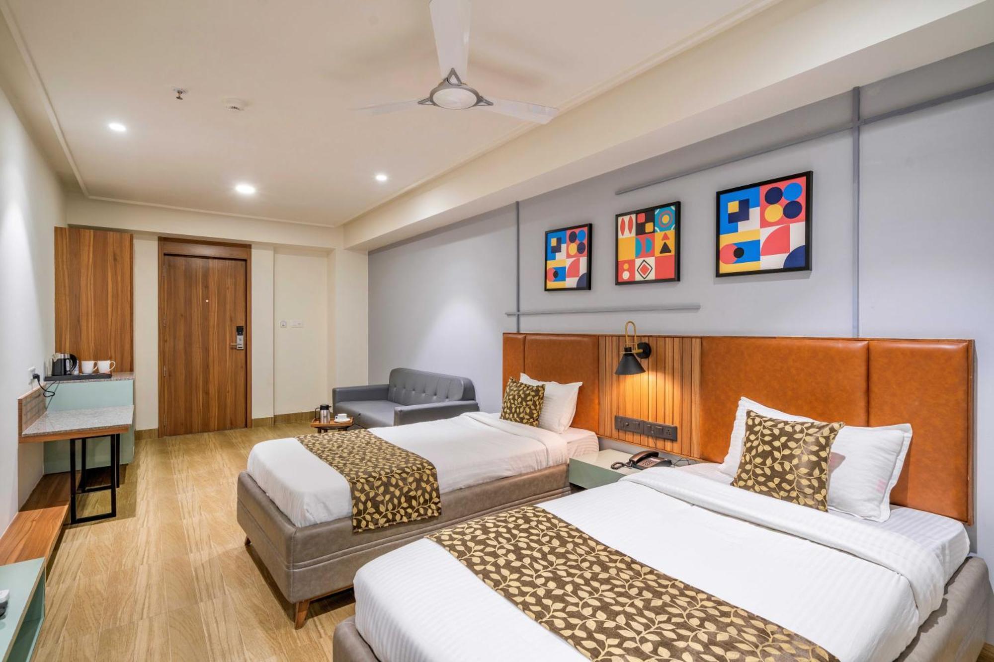The Lemon Grass Hotel Gandhinagar Exterior photo